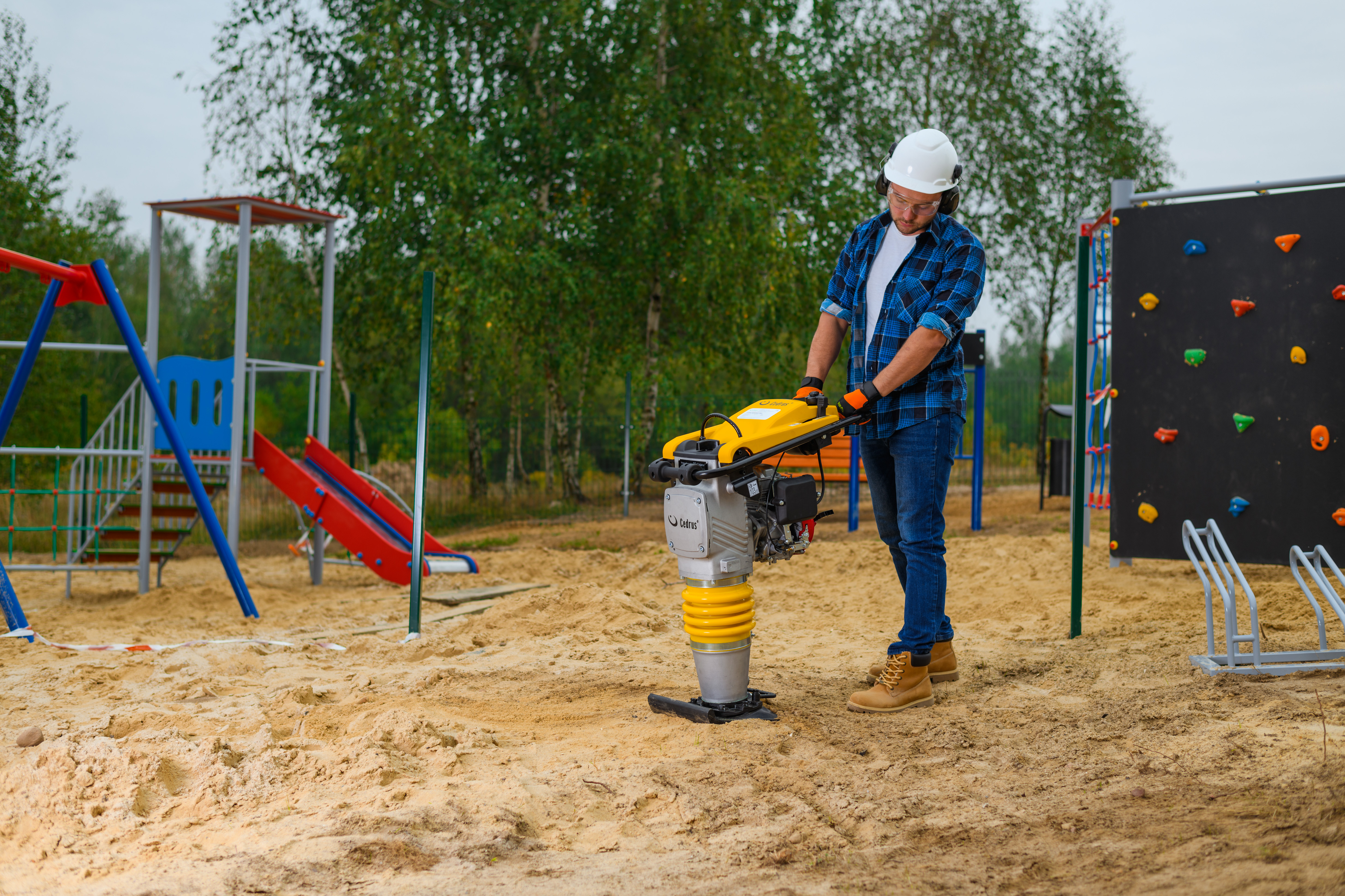 Cedrus ST01 Zagęszczarka skokowa spalinowa, stopa wibracyjna sprawdzi się przy zagęszczaniu piasku, ziemi